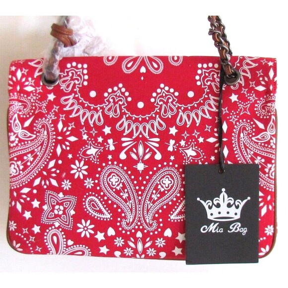 DESIGNER MIA BAG RED & WHITE BANDANA PRINT WHITE POM-POM CHARM CHAIN BAG - Picture 12 of 16